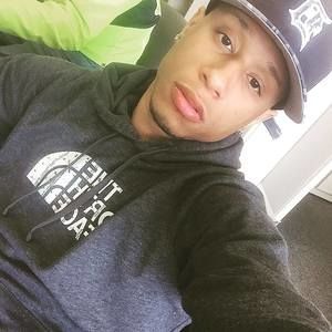 Meet your Posher, Samiro